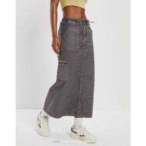 AEO Snappy Low Waist Cargo Maxi Skirt With Zip Up Pockets And A Slit